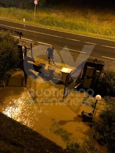 MALTEMPO - Tappeti di grandine, strade, cantine e garage allagati - FOTO
