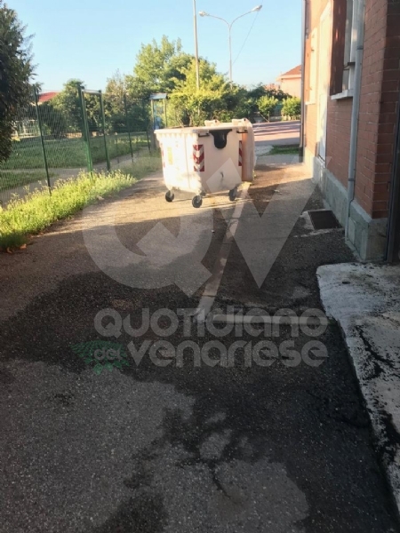 MAPPANO - A fuoco sei cassonetti dei rifiuti nel cortile della scuola