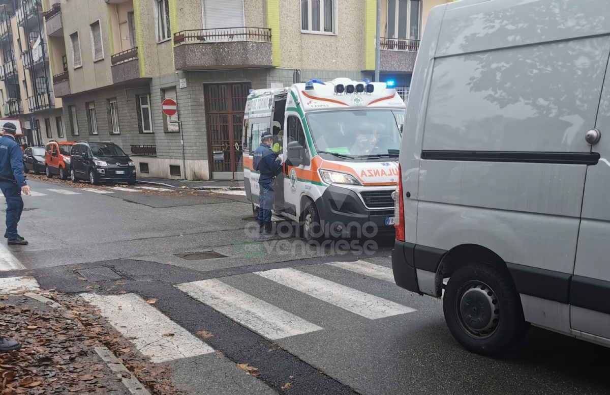 INCIDENTE A VENARIA - Scontro auto-furgone all'incrocio tra via Sauro e via Trento: tre feriti - FOTO
