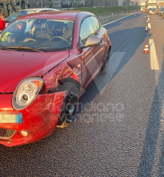 COLLEGNO-RIVOLI - Scontro in tangenziale: feriti e forti rallentamenti in direzione sud FOTO