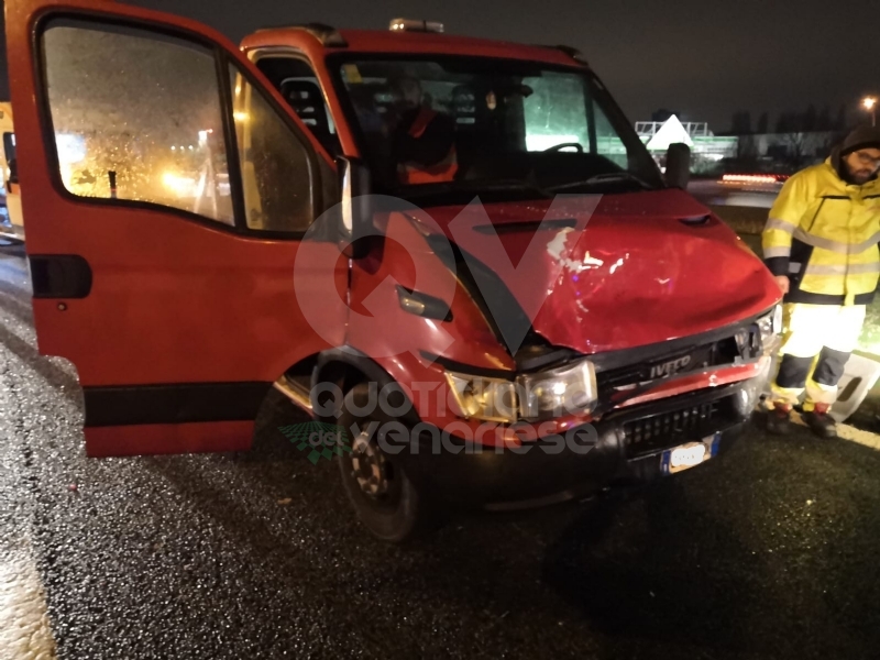 COLLEGNO - Scontro fra un carro attrezzi e una Megane: due feriti, tra cui un 44enne di Venaria