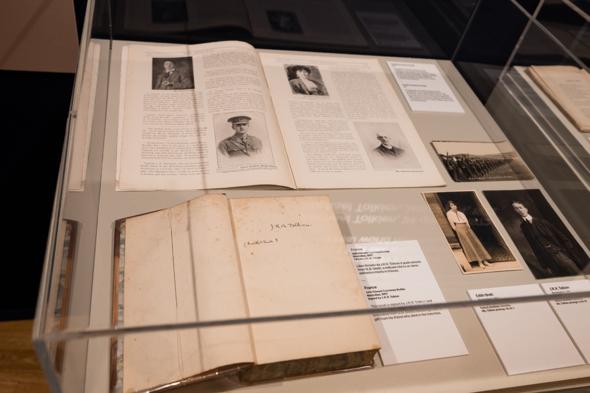 VENARIA - Una mostra dedicata a Tolkien per i 70 anni de «Il Signore degli Anelli» - FOTO