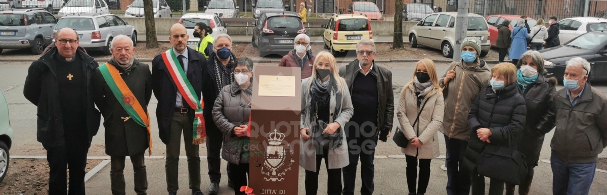 VENARIA - In via Fratelli Cervi svelata la targa a ricordo delle vittime del covid - FOTO