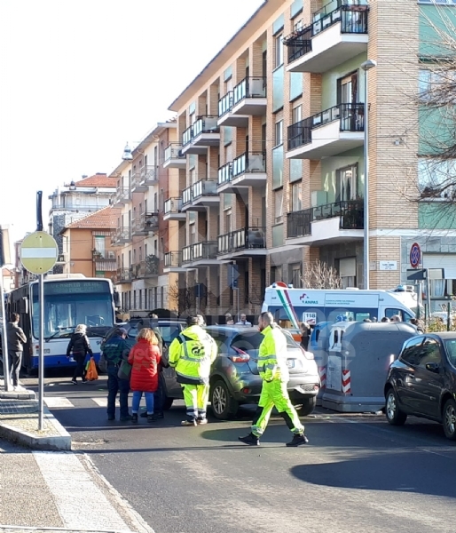 VENARIA - Ennesimo incidente all'incrocio tra via Juvarra e via Palestro