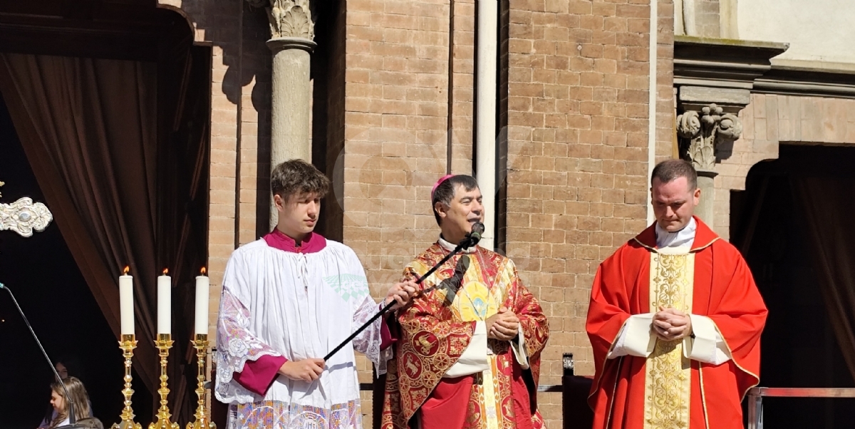 VENARIA - La Patronale dei Santi Marchese e Lorenzo caratterizzata dalla visita dell'Arcivescovo - FOTO