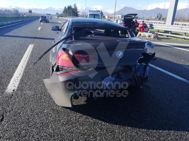 VENARIA - Incidente in tangenziale: due auto coinvolte e cinque feriti