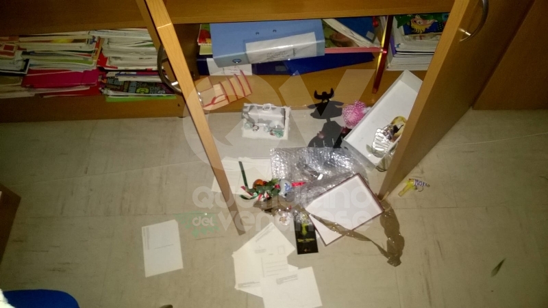 VENARIA - VANDALI ALLA DON MILANI - Schillaci (Pd): «Occorrono le telecamere» - FOTO