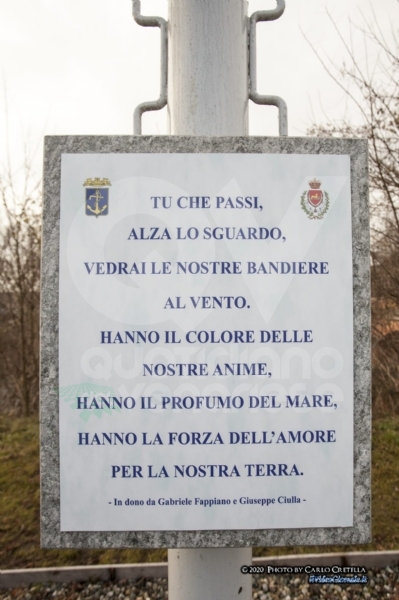 VENARIA - Con una targa, i marinai completano il restauro dell'asta di bandiera - FOTO