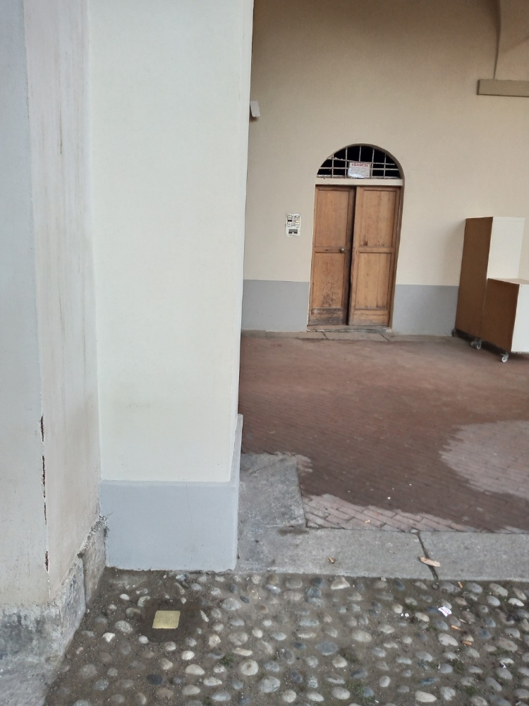 VENARIA - Giorno della Memoria: pietre di inciampo e una stele a ricordo di quel drammatico periodo - FOTO