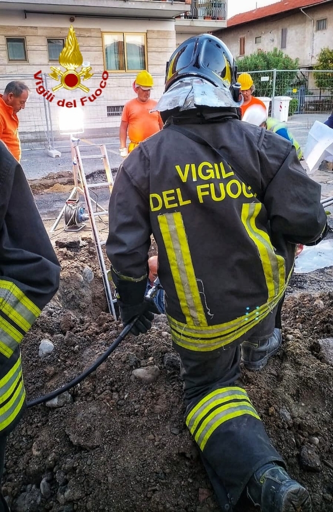 FUGA DI GAS AD ALPIGNANO - Evacuate 100 persone tra via Baracca e via XI Febbraio