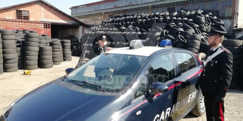BORGARO - Stoccava illecitamente 20mila pneumatici e 300 tonnellate di rifiuti: denunciato