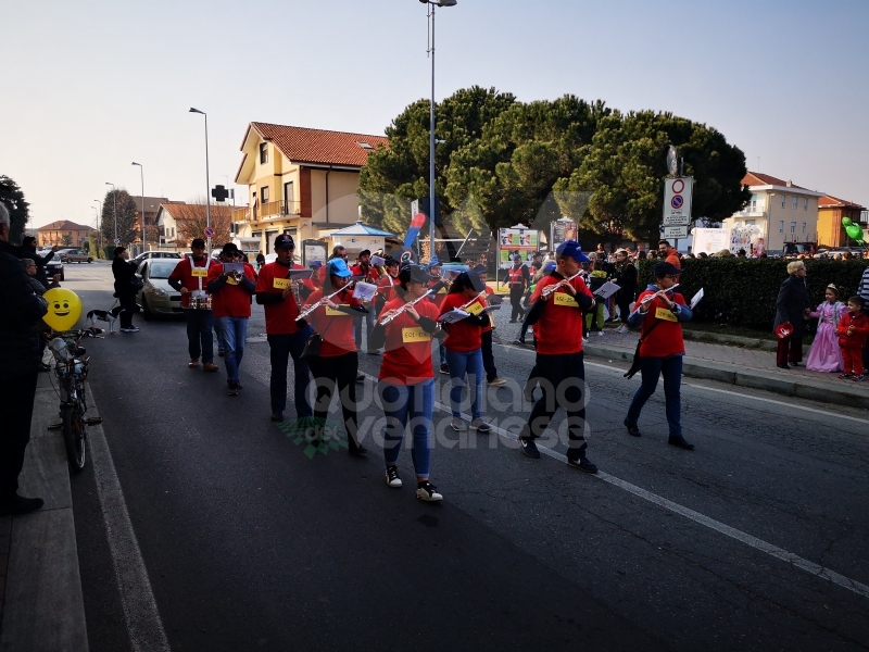 CASELLE - Grande festa in città per il «Carnevale Casellese» - FOTO