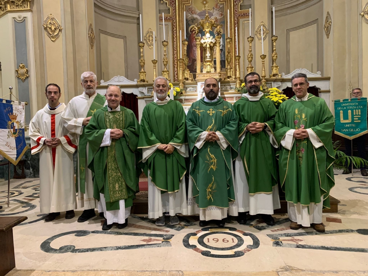 SAN GILLIO - Chiesa gremita per la prima Santa Messa di don Simone Pansarella - FOTO