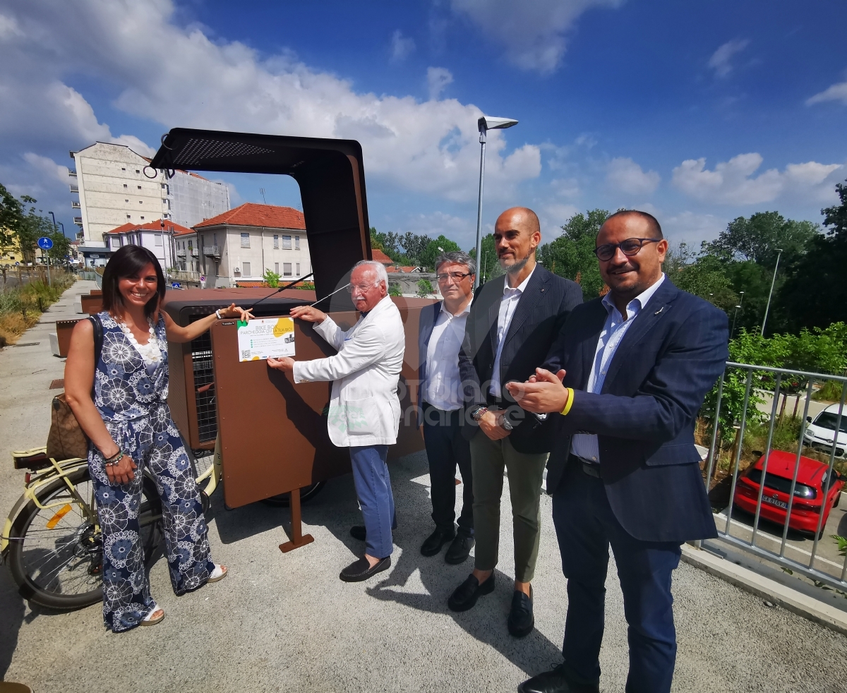 VENARIA - Inaugurati al Movicentro i «bike box», per evitare i furti delle biciclette - FOTO