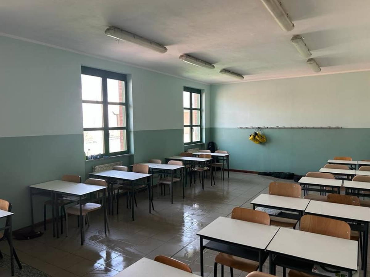 VENARIA - Interventi di manutenzione nelle scuole: al via le tinteggiature e il risanamento dei muri - FOTO