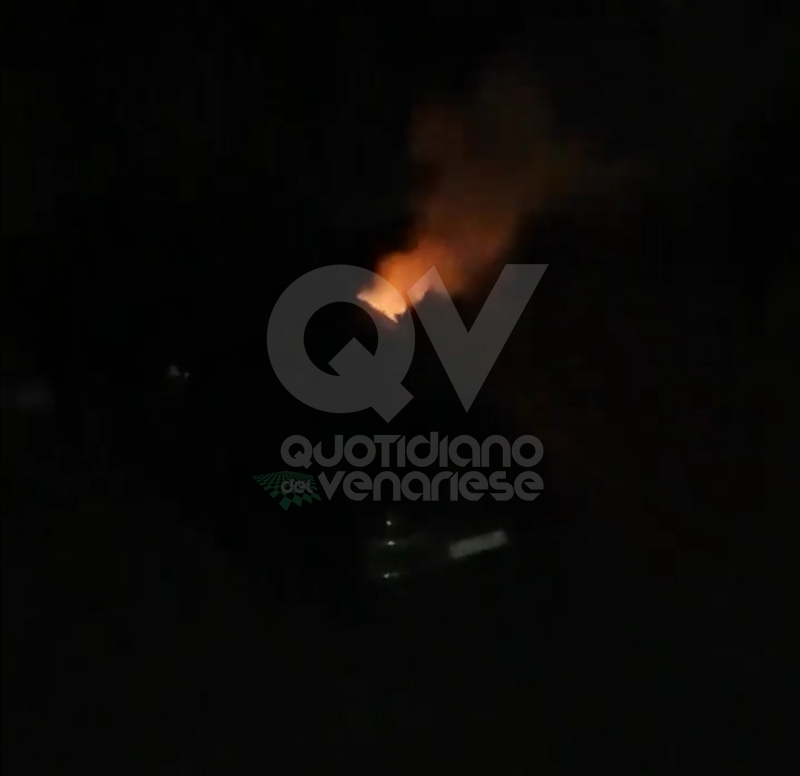 VENARIA - A fuoco un'auto in via Don Sapino: nuova firma del piromane?