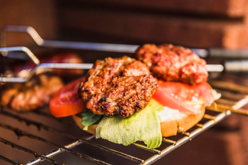 VENARIA - In piazza Pettiti arriva lo «Street Food» dell'Associazione Italiana Cuochi Itineranti