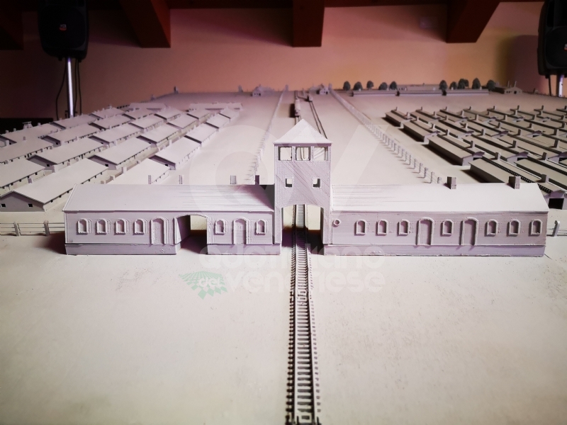 VENARIA - «Auschwitz dall'alto: il plastico della Memoria»: il capolavoro de «I Retroscena» e del «296 Model»