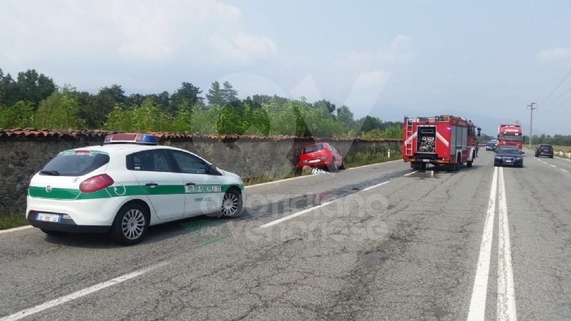 VENARIA INCIDENTE MORTALE - Perde il controllo dell'auto e si schianta contro il muro della Mandria - FOTO