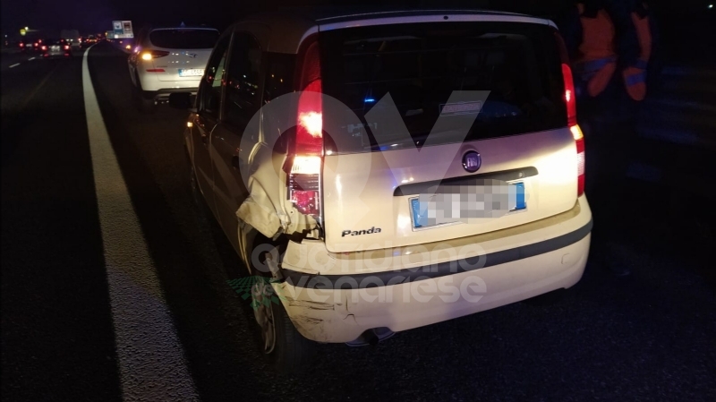 INCIDENTE IN TANGENZIALE - Scontro fra tre auto: una si ribalta, una persona ferita FOTO