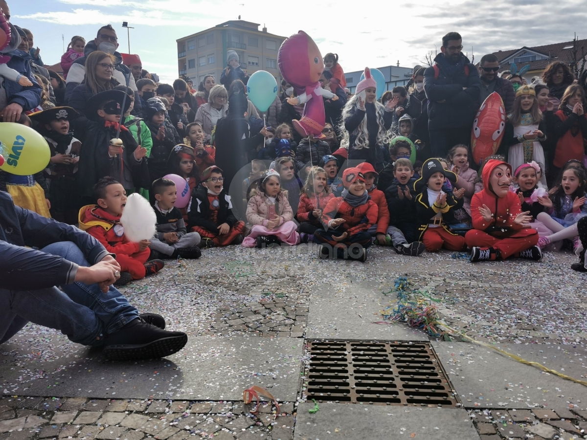 VENARIA - Colori, allegria, musica. Ma il Real Carnevale non dimentica l'Ucraina - FOTO