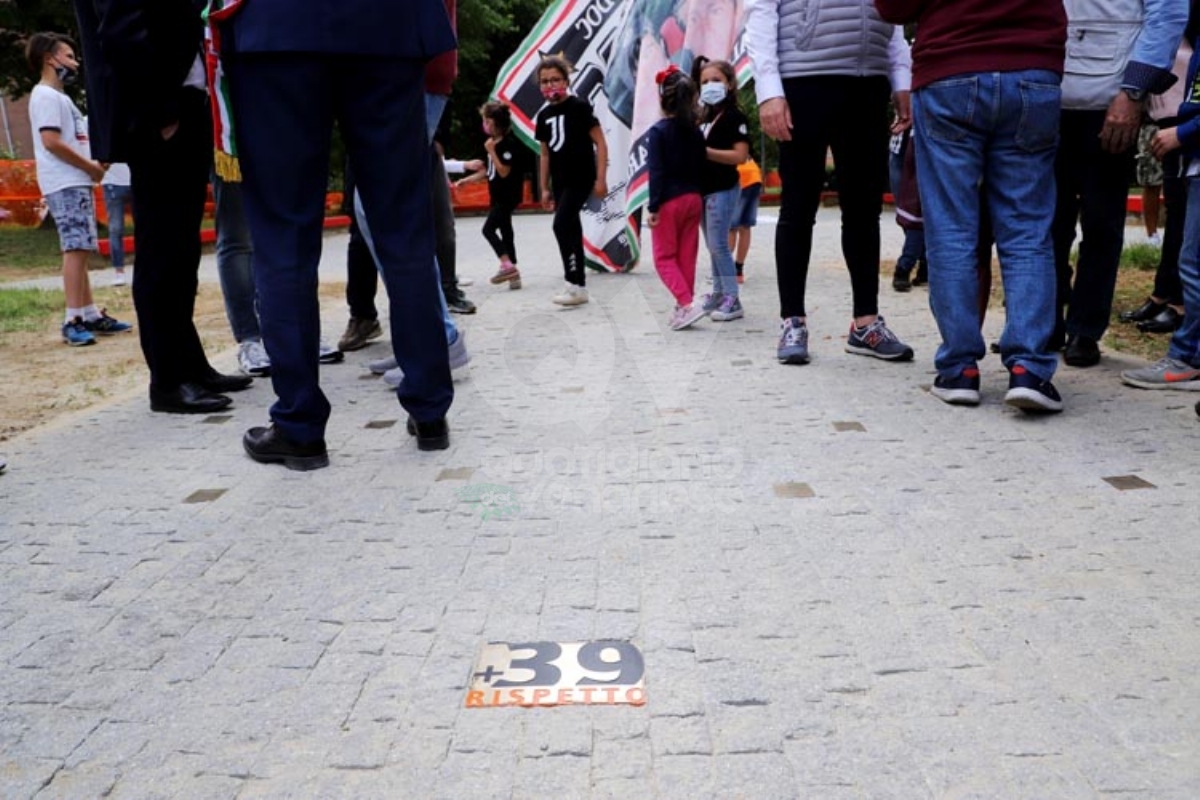 GRUGLIASCO - 39 pietre d'inciampo nel «giardino dell'Heysel» per ricordare la tragedia del 1985 - FOTO