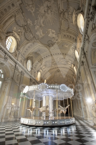 VENARIA - Nella Galleria Grande della Reggia approda la «Giostra di Nina» - FOTO
