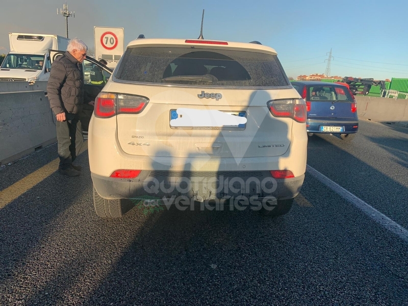COLLEGNO - Una donna ferita dopo il tamponamento in tangenziale - FOTO