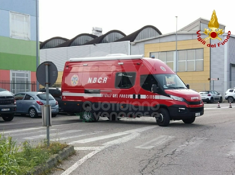 RIVOLI - Fuga di gas in via Acqui: zona isolata e intervento di pompieri e tecnici del gas