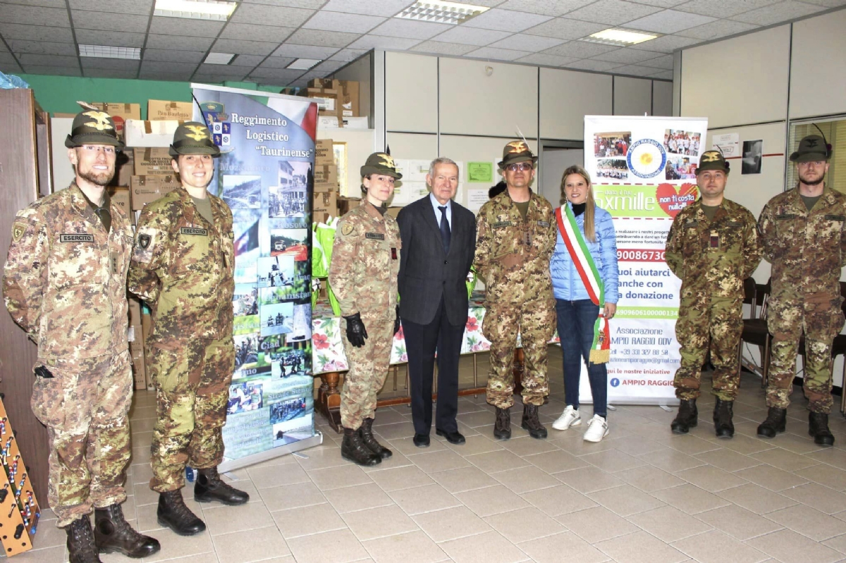 RIVOLI - Gli Alpini della Taurinense donano le uova di Pasqua ai pazienti della Pediatria - FOTO