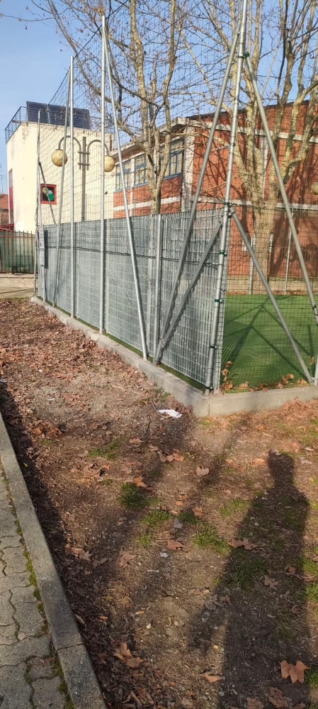 COLLEGNO-SAVONERA - Dopo gli atti vandalici, rimesso a nuovo il campo da calcio a 5 - FOTO