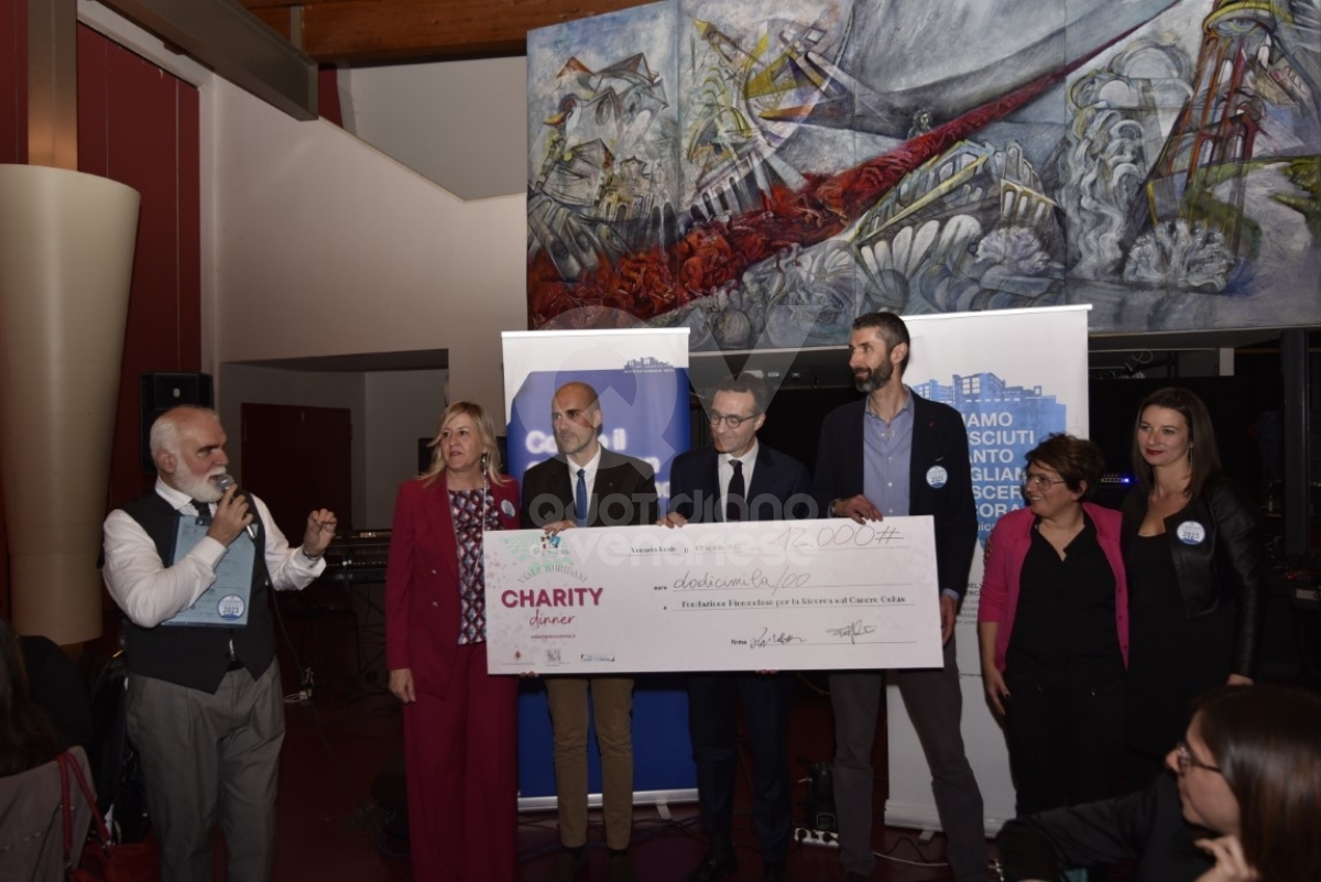 VENARIA - «Venaria Reale Charity Dinner»: 12mila euro alla Fondazione piemontese per la ricerca sul cancro - FOTO