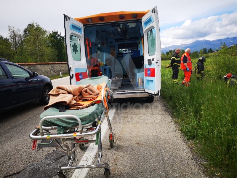 ROBASSOMERO-DRUENTO - Auto si ribalta lungo la Direttissima: due persone ferite - FOTO
