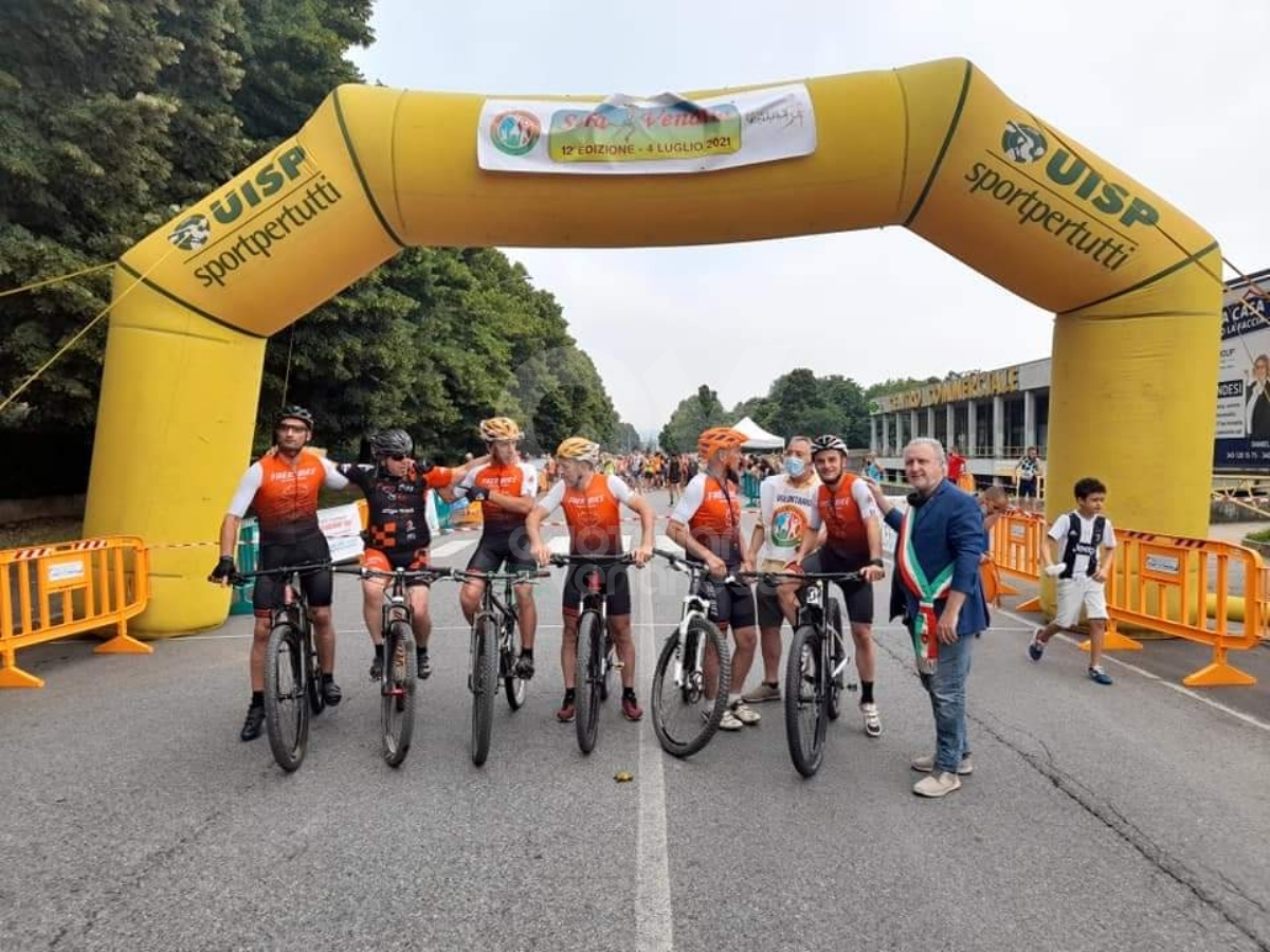 VENARIA - Oltre 200 atleti alla 12esima «StraVenaria»: ha vinto la solidarietà - FOTO