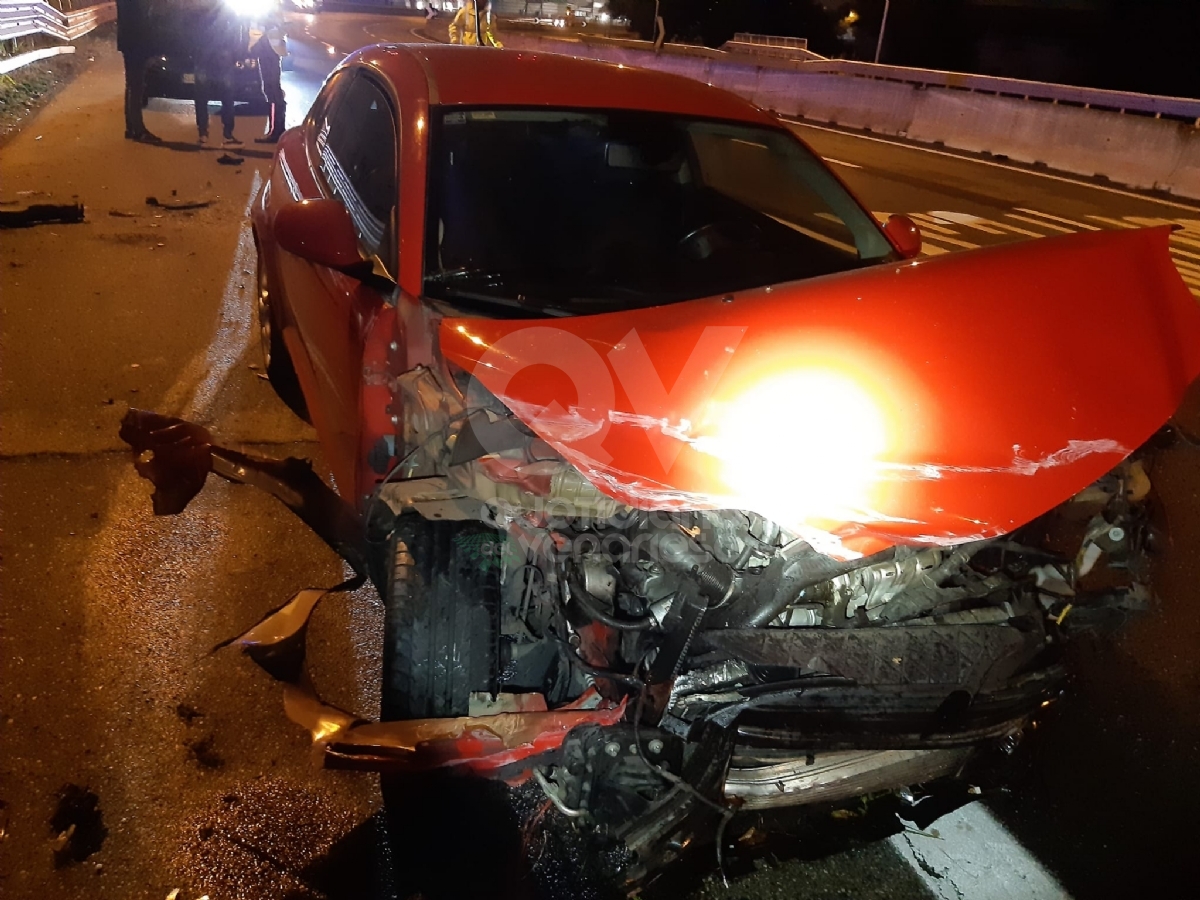 TORINO-COLLEGNO-VENARIA-RIVOLI - Notte di incidenti: due 32enni di Venaria feriti. Illeso un 24enne di Rivoli - FOTO