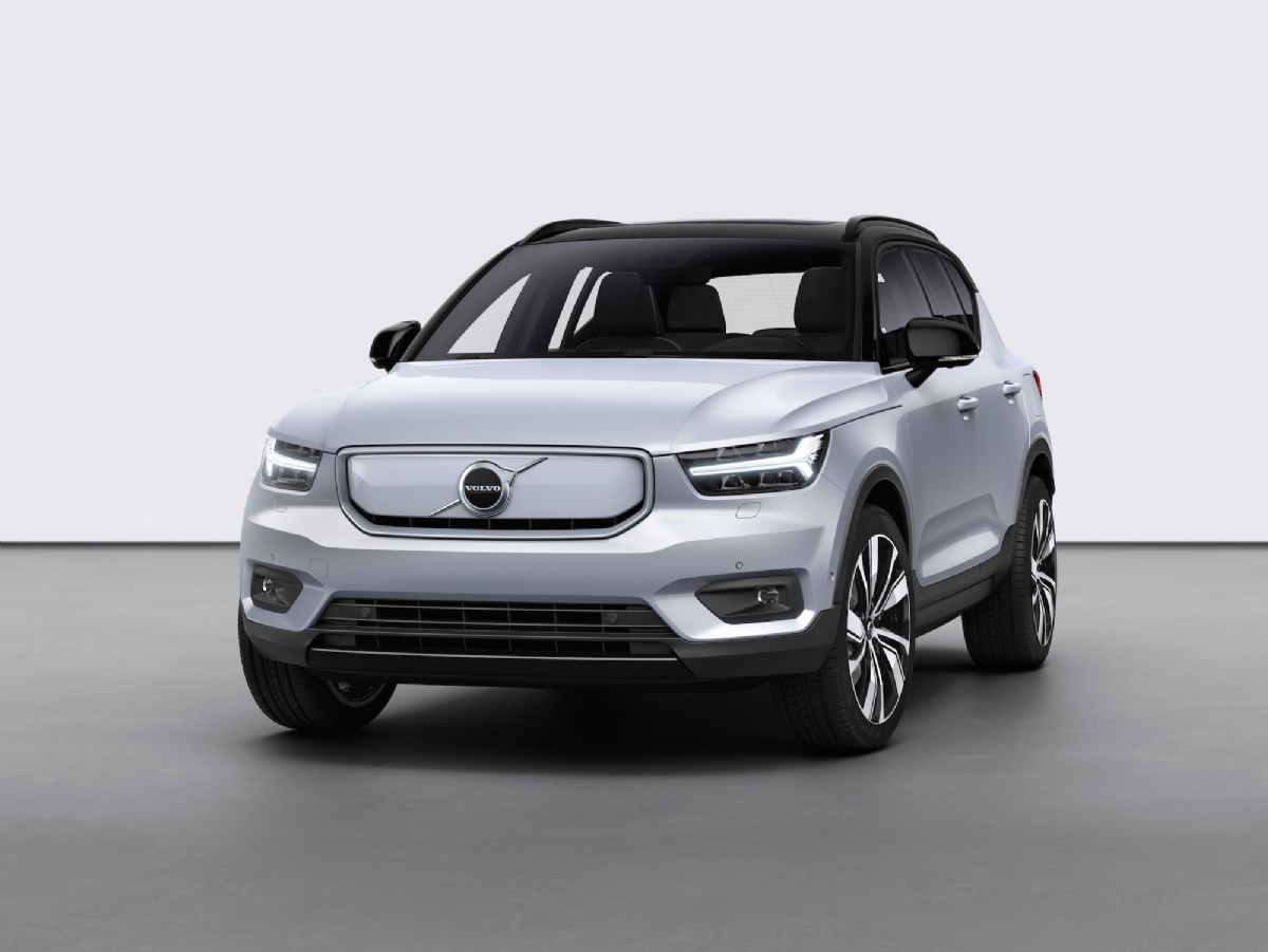 MOTORI - Volvo XC40 Recharge, la svedese alla spina