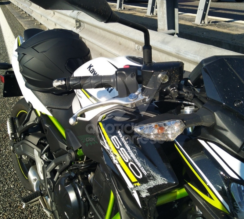 RIVOLI - Perde il controllo della moto e cade a terra lungo la tangenziale: centauro ferito