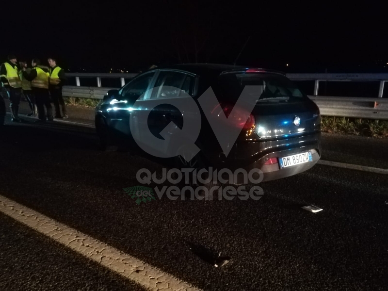 RIVOLI - Incidente in tangenziale: una macchina prende fuoco. Quattro persone rimaste ferite
