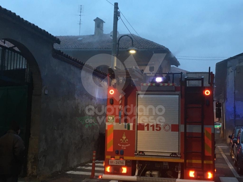 CASELLE - La lavatrice va in corto: alloggio distrutto dalle fiamme in via Gibellini - FOTO