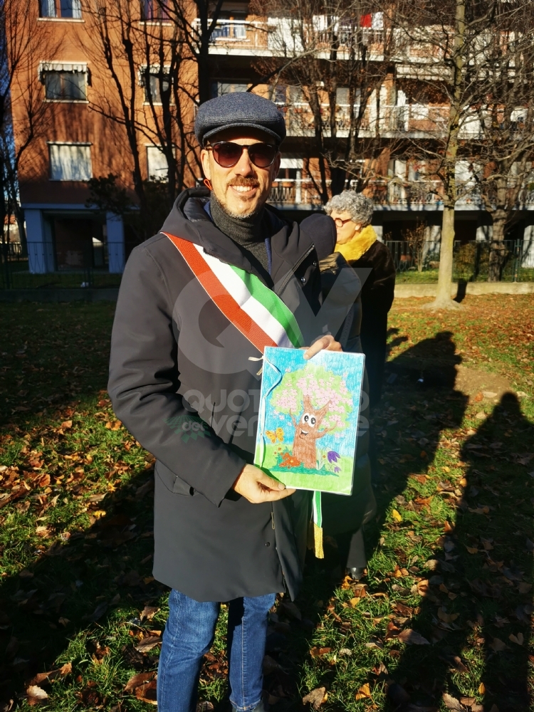 VENARIA - «Festa della Nascita»: cinque nuovi alberi nelle scuole Rigola e Boccaccio - FOTO