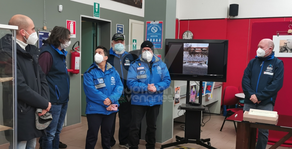 VENARIA - I ragazzi della Lessona provetti fotografi: successo per la loro mostra - FOTO