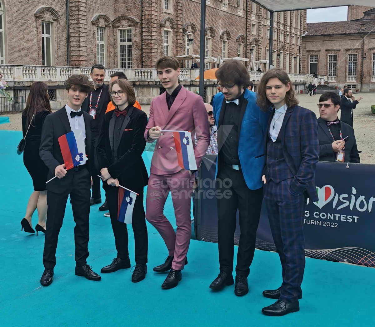 VENARIA - Eurovision, grande festa in città per il «Turquoise Carpet»: la passerella dei cantanti in gara - FOTO