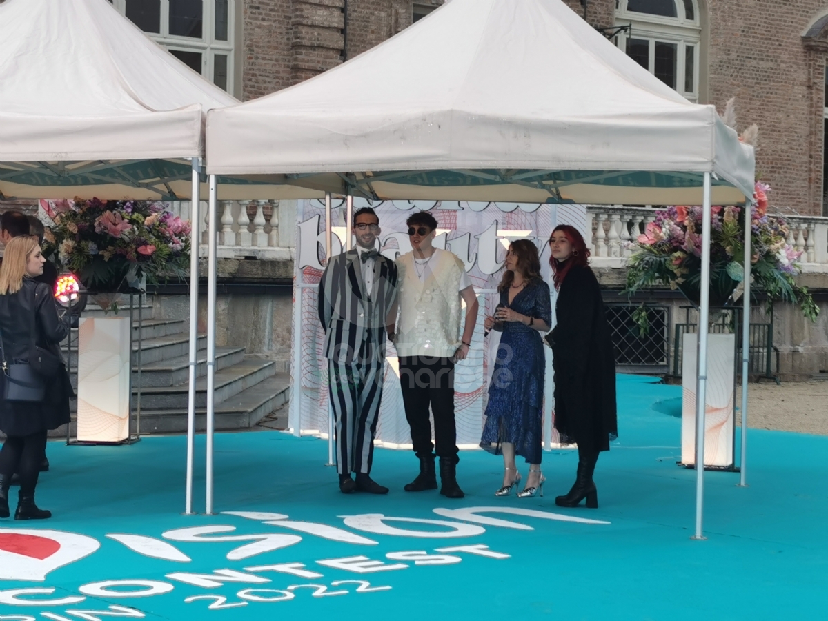 VENARIA - Eurovision, grande festa in città per il «Turquoise Carpet»: la passerella dei cantanti in gara - FOTO