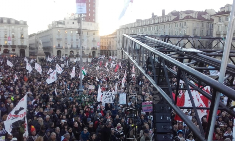 MANIFESTAZIONE NO TAV - In 70mila per esprimere la contrarietà alla Torino-Lione
