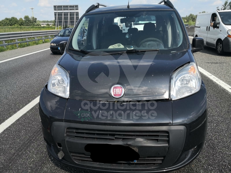 VENARIA-BORGARO - Scontro in tangenziale: tre auto coinvolte, due i feriti