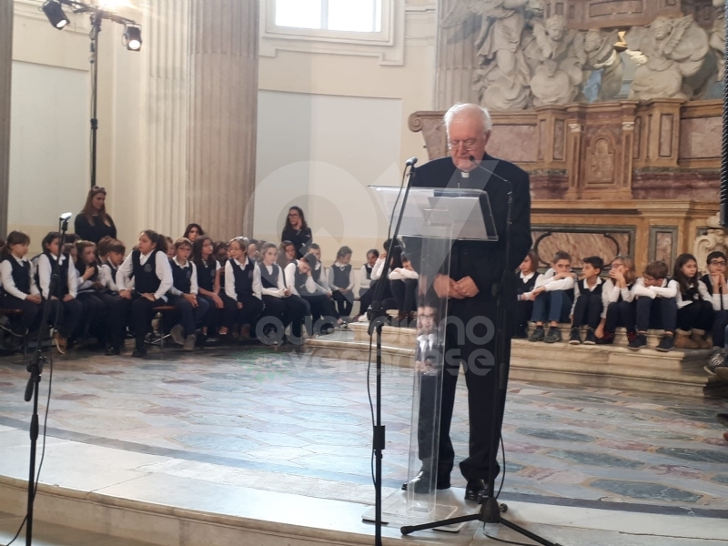 VENARIA - L'arcivescovo Nosiglia in visita a Sant'Uberto: protagoniste le scuole della città - FOTO