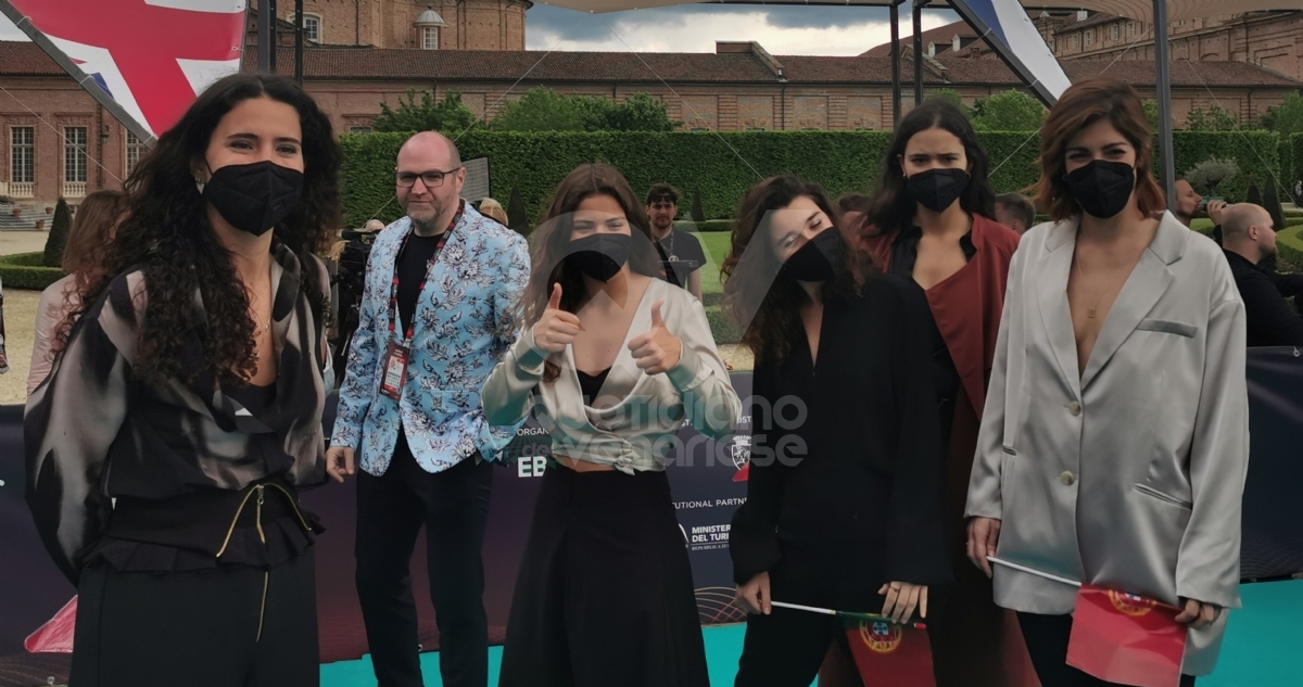 VENARIA - Eurovision, grande festa in città per il «Turquoise Carpet»: la passerella dei cantanti in gara - FOTO
