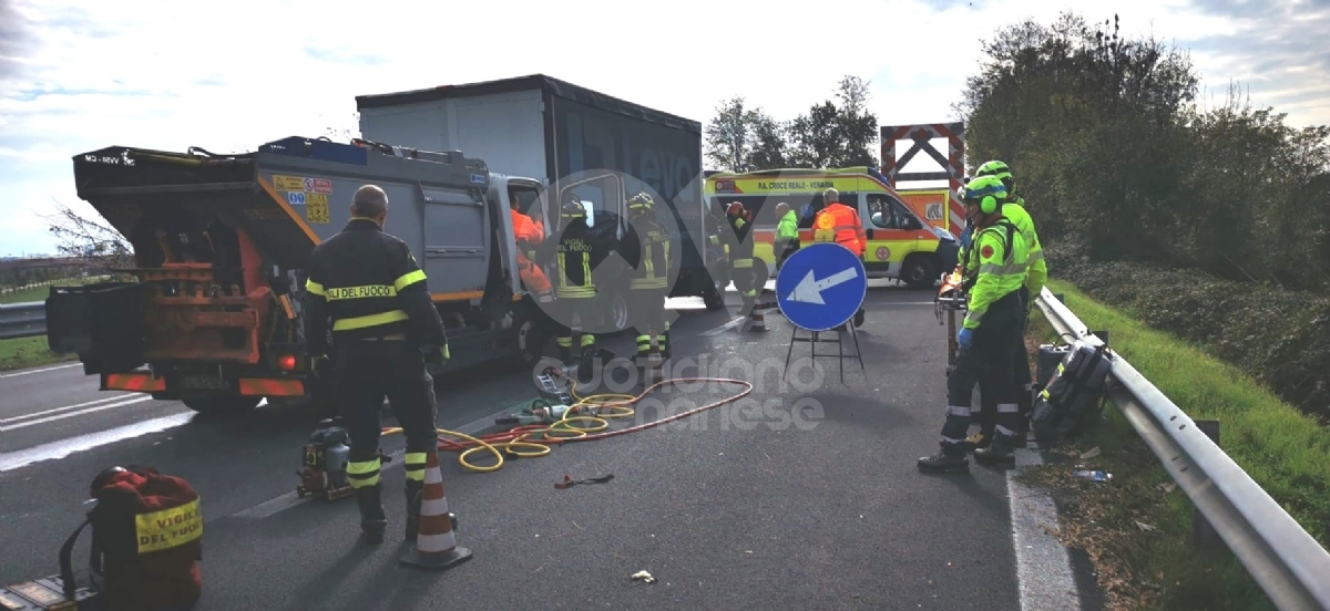 LEINI-CASELLE - INCIDENTE SULLA 460: Scontro tra due mezzi: netturbino ferito - FOTO