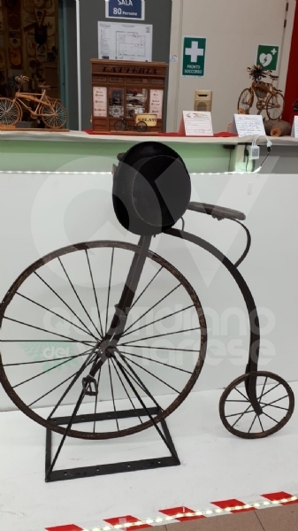 VENARIA - Biciclette, tricicli vintage e gli antichi mestieri: la nuova mostra di Antonio Iorio