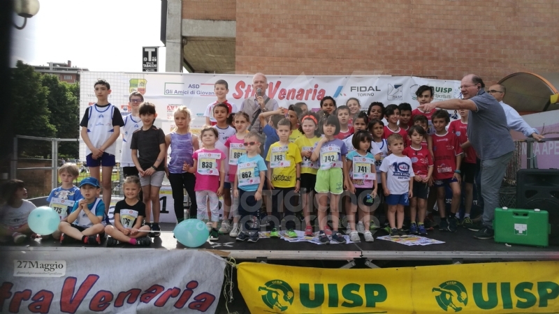 VENARIA - Che successo per la StraVenaria: le foto della manifestazione degli «Amici di Giovanni»